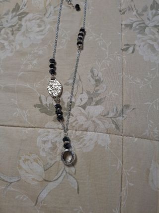 Collana in alluminio e cristalli