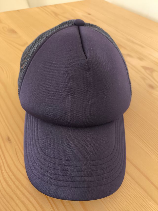 Gorra azul navy ajustable transpirable