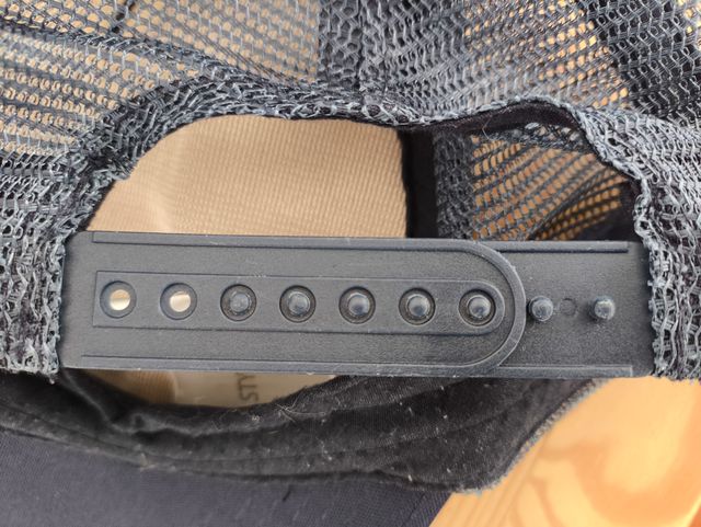 Gorra azul navy ajustable transpirable