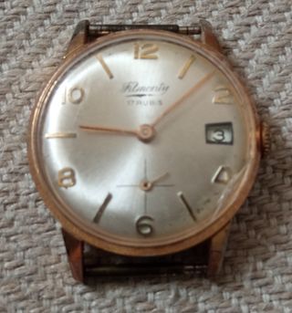 Reloj de muñeca dorado