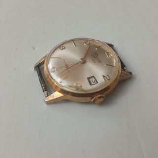 Reloj de muñeca dorado