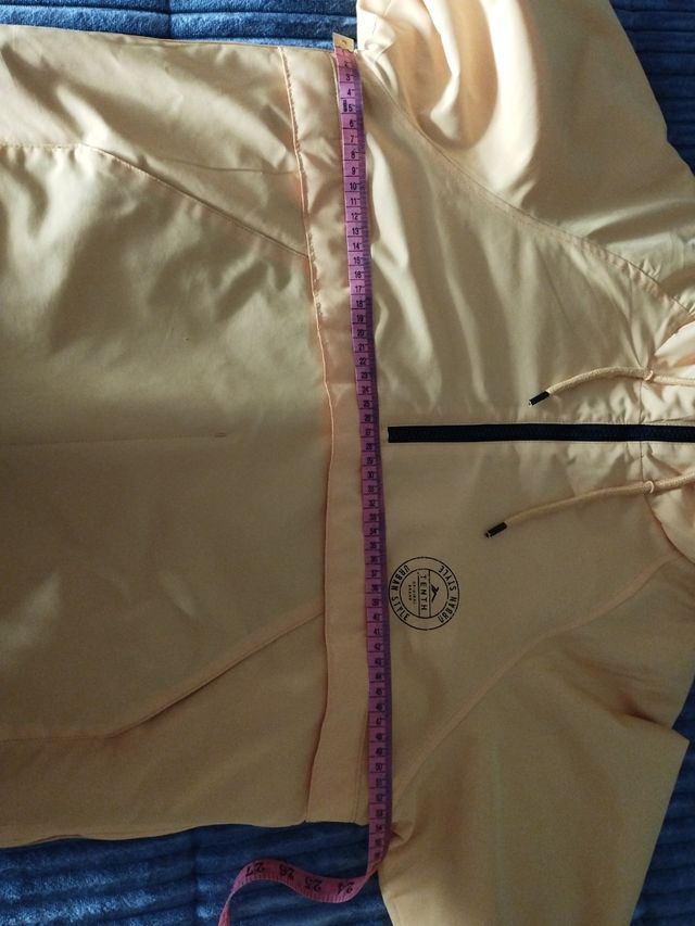 Abrigo capucha amarillo S