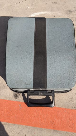 Maquina de escribir Olivetti latters 32