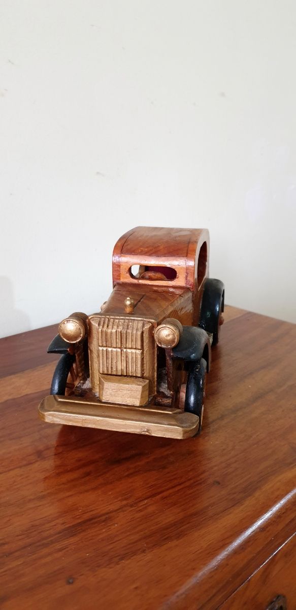 COCHE CLÁSICO VINTAGE DE MADERA