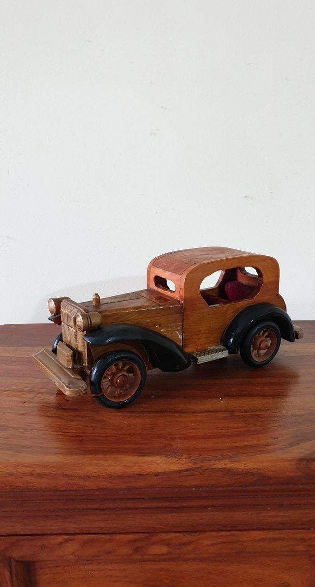 COCHE CLÁSICO VINTAGE DE MADERA