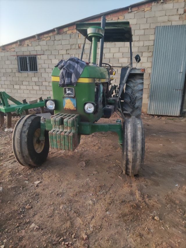 Tractor John Deere 3140