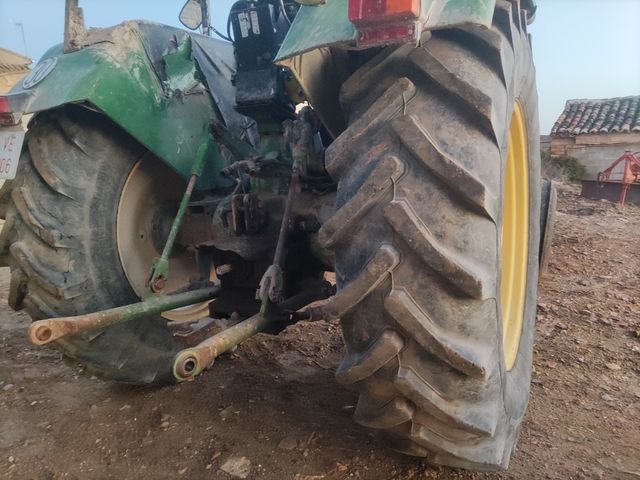 Tractor John Deere 3140