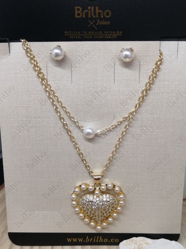 NUEVO, Juego de collar y aretes para Damas