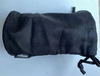 Cámara de fotos reflex NIKON con objetivo