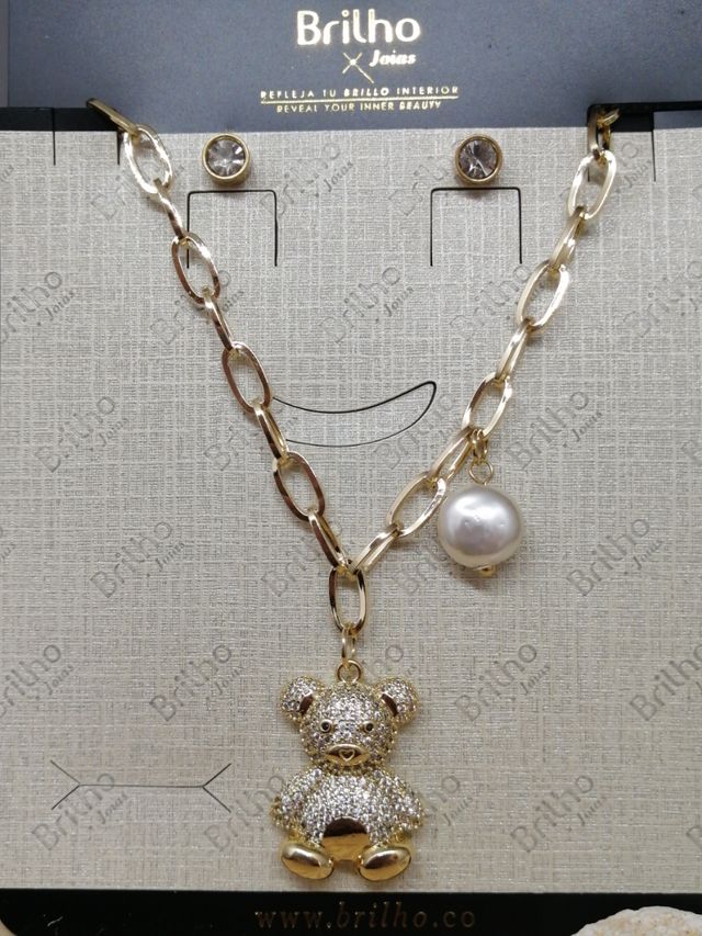 NUEVO, Juego enchapado en Oro de 18K