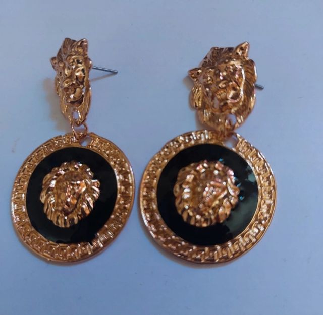 Lion earrings luxury style
