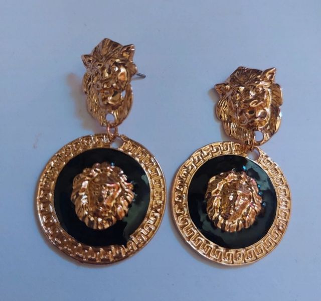 Lion earrings luxury style