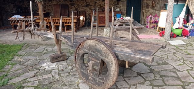 CARRO ANTIGUO MADERA