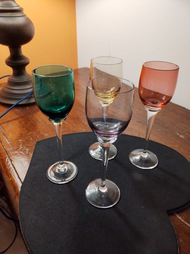 N.4 bicchieri cristallo colorati