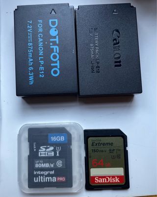 Cámara CANON EOS M50 +DOS objetivos+funda+otros