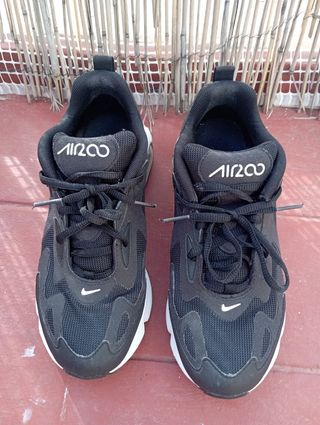 Nike Air Max 200 negras