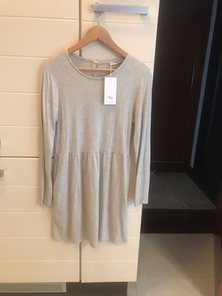 Vestido de punto beige Valentina con bolsillos