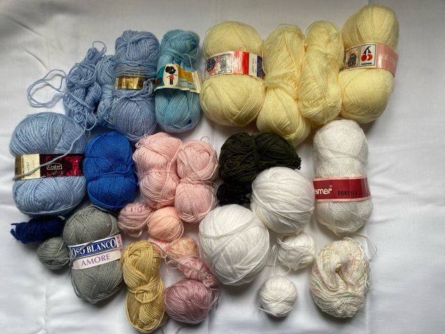 Ovillos de lana variados