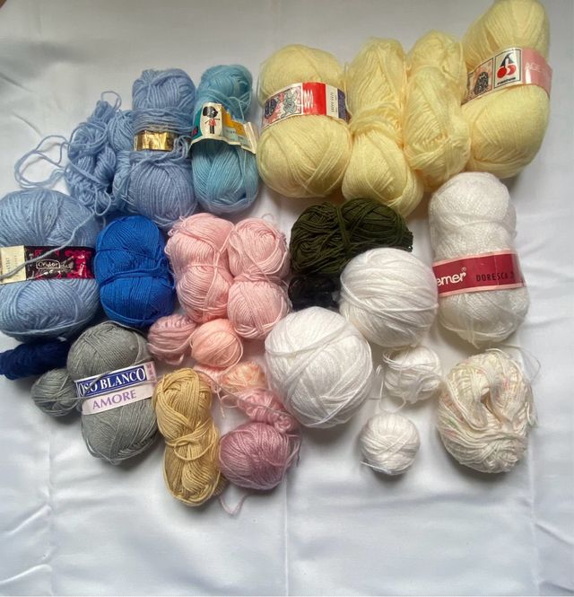 Ovillos de lana variados