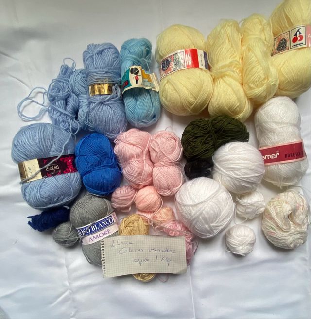 Ovillos de lana variados