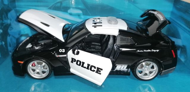 NISSAN GTR POLICE MAISTO ESCALA 1:24
