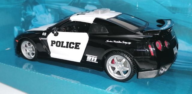NISSAN GTR POLICE MAISTO ESCALA 1:24