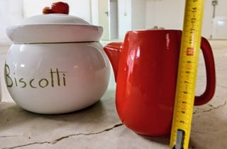 Set biscottiera, lattiera, sale e pepe 