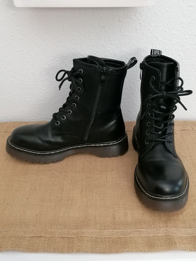 Botas cuero negras estilo militar