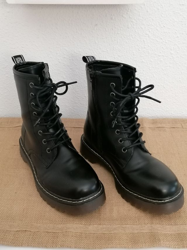 Botas cuero negras estilo militar