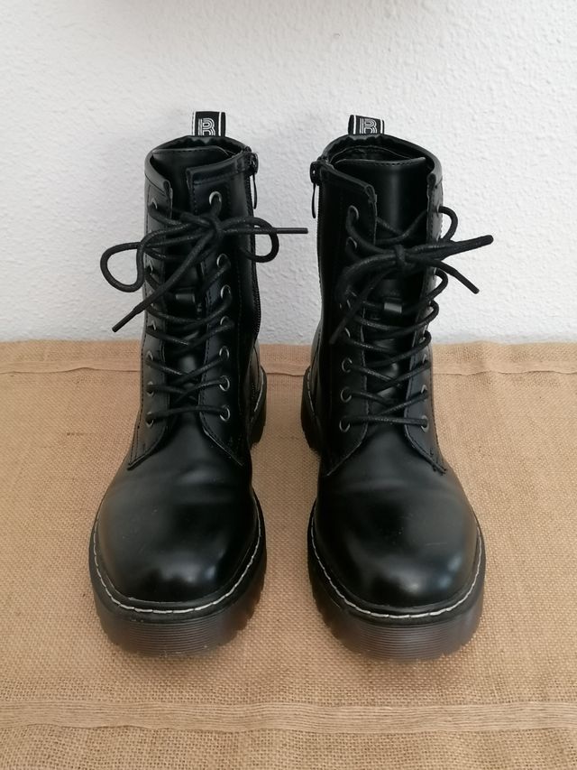Botas cuero negras estilo militar