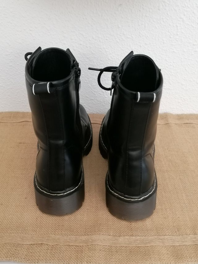 Botas cuero negras estilo militar