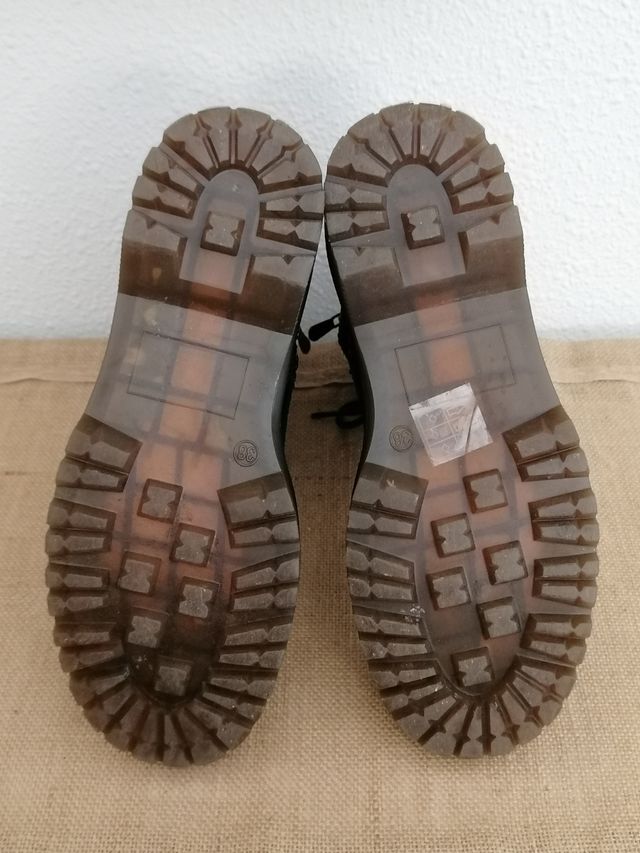 Botas cuero negras estilo militar