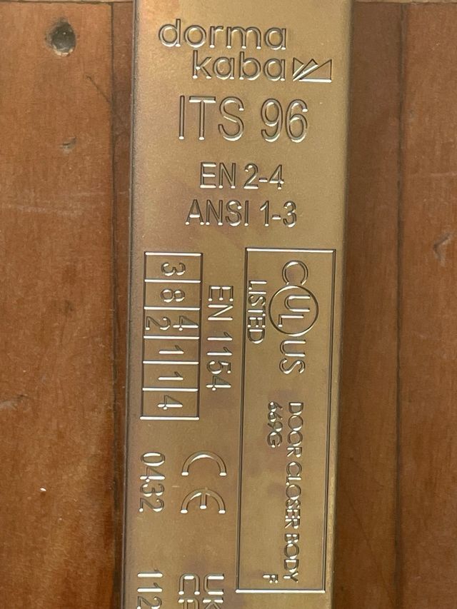 CIERRA PUERTAS OCULTO ITS 96 EN 2-4 (NUEVO)