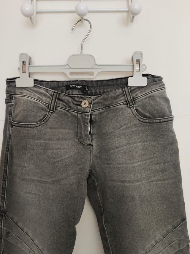 Pantalón pitillo gris talla xs