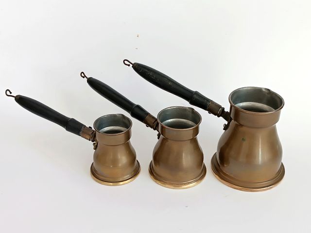 Juego de cafeteras para hacer café turco. Vintage.