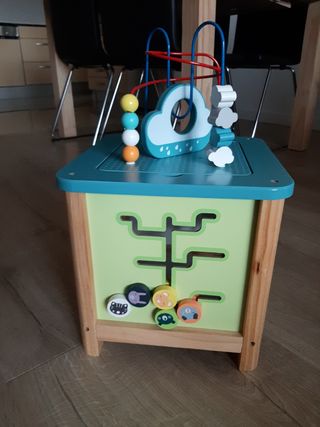 Caja multiactividades bebé en su caja original
