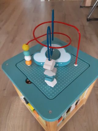 Caja multiactividades bebé en su caja original