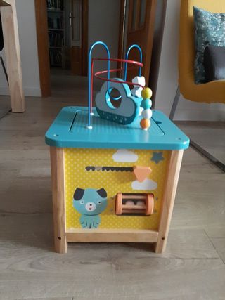 Caja multiactividades bebé en su caja original