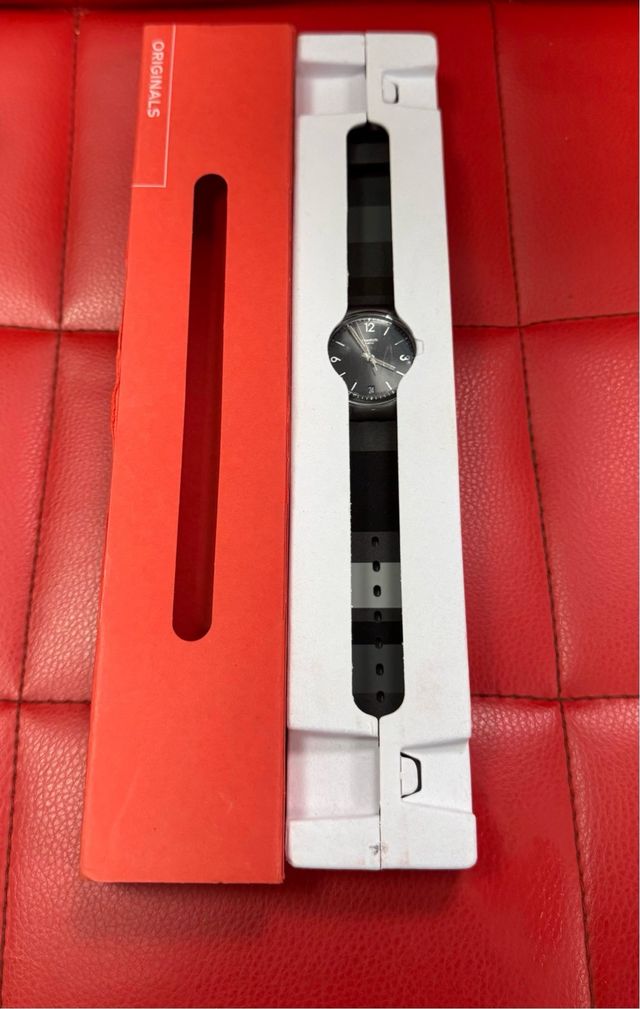 BLACKERALDA - GB430 | Swatch