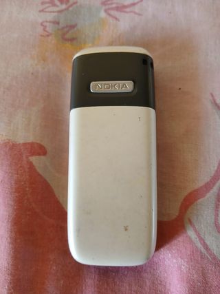Telefono cellulare nokia 2610 vintage con tasti