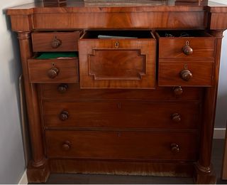 COMODA ANTIGUA CAOBA