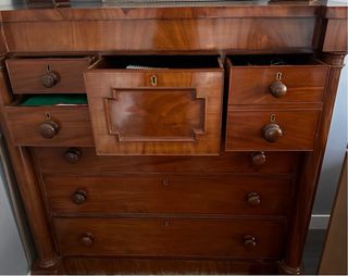 COMODA ANTIGUA CAOBA