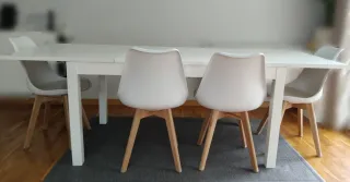 Mesa extensible+sillas nórdicas