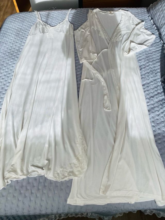 Conjunto de camison y bata talla 40, Moon River