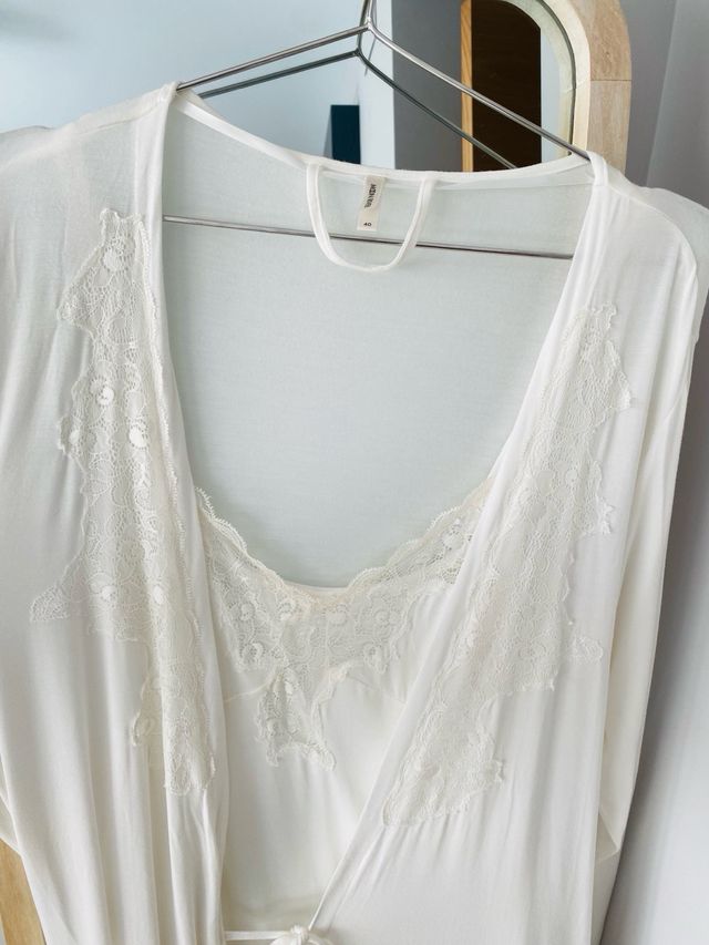 Conjunto de camison y bata talla 40, Moon River