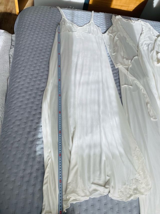 Conjunto de camison y bata talla 40, Moon River