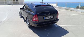 Mercedes-Benz Clase C 2005
