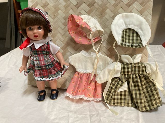 Mariquita Perez y dos vestidos nuevo tido