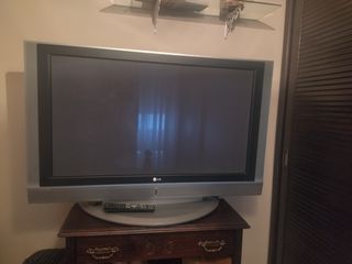 Televisión LG de 42 pulgadas