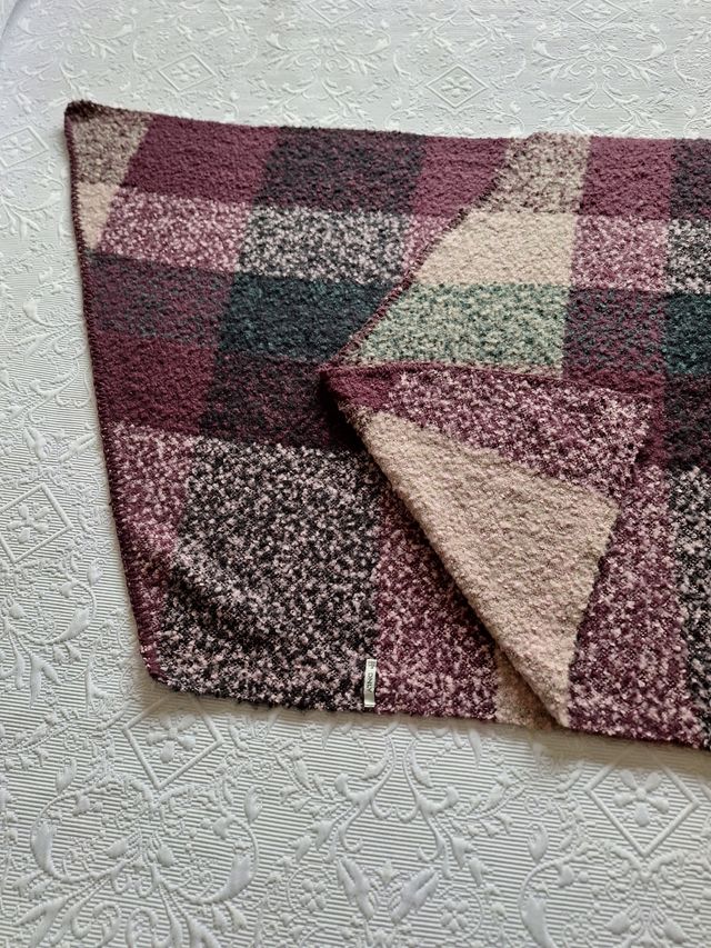 Chal tipo lana de tonos granates